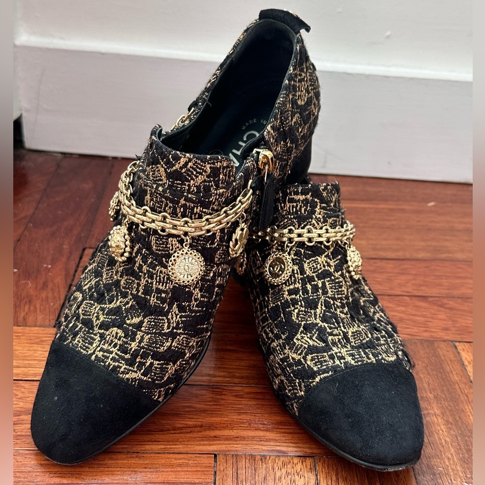 Brand New CHANEL Shoes WORN ONCE!!